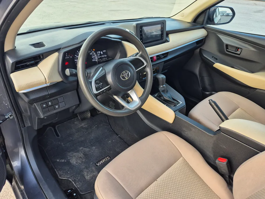 2023 Toyota Yaris  Y 