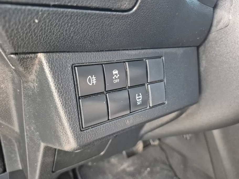 2023 Toyota Yaris  Y 