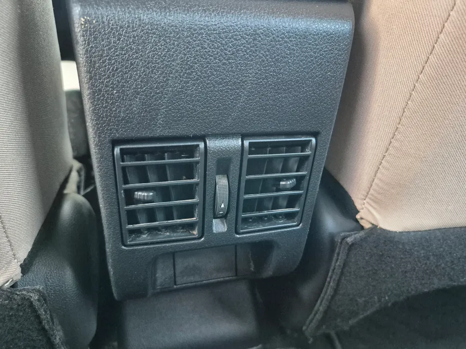 2023 Toyota Yaris  Y 