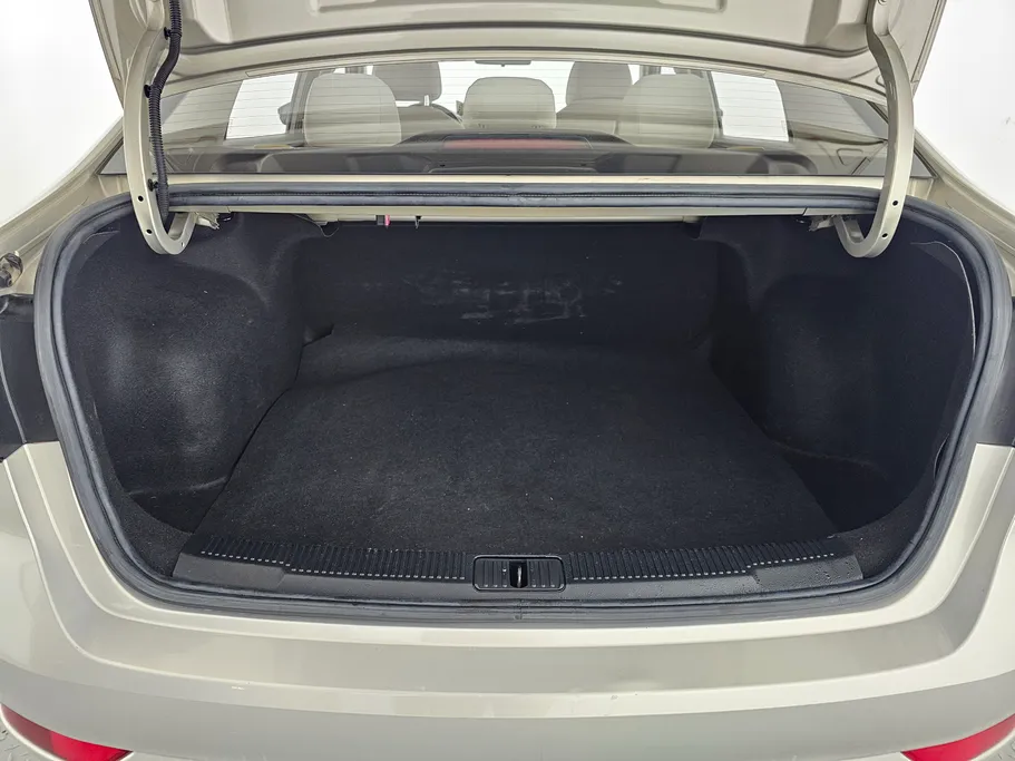 ام جي 5 STD 2022 