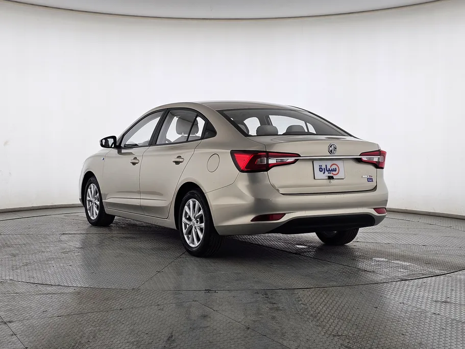 ام جي 5 STD 2022 