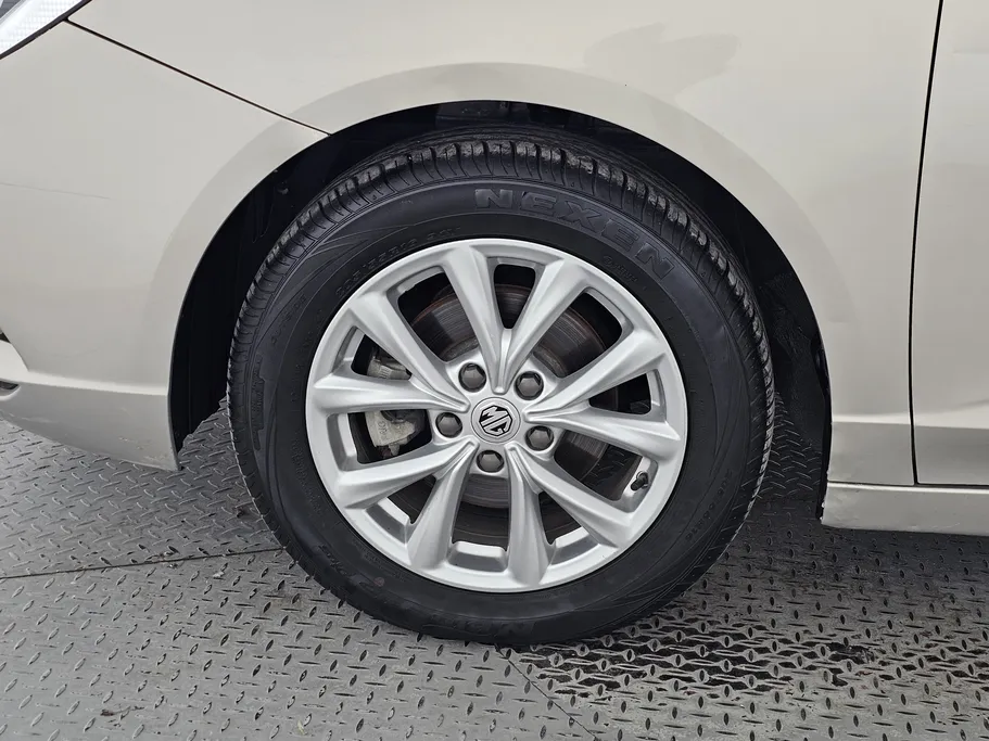 ام جي 5 STD 2022 