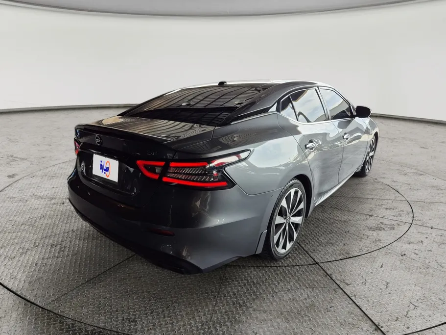 2022 Nissan Maxima SR 