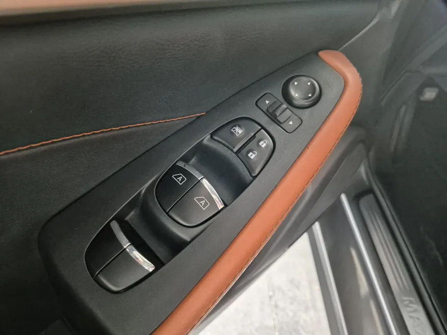 2022 Nissan Maxima SR 