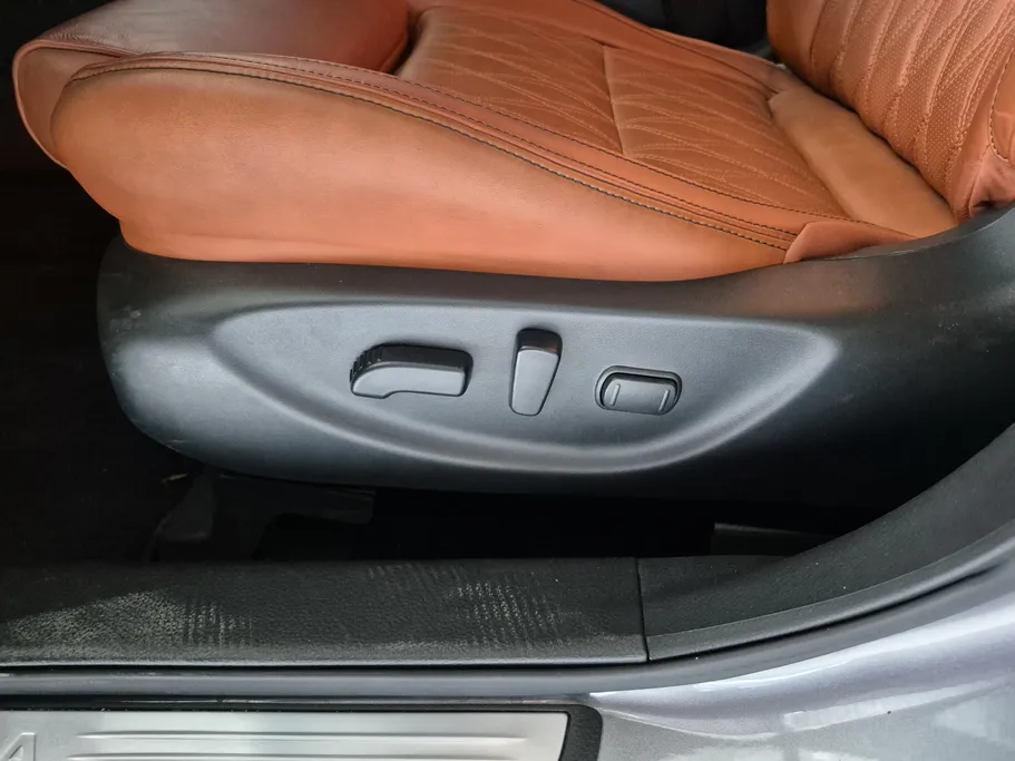 2022 Nissan Maxima SR 