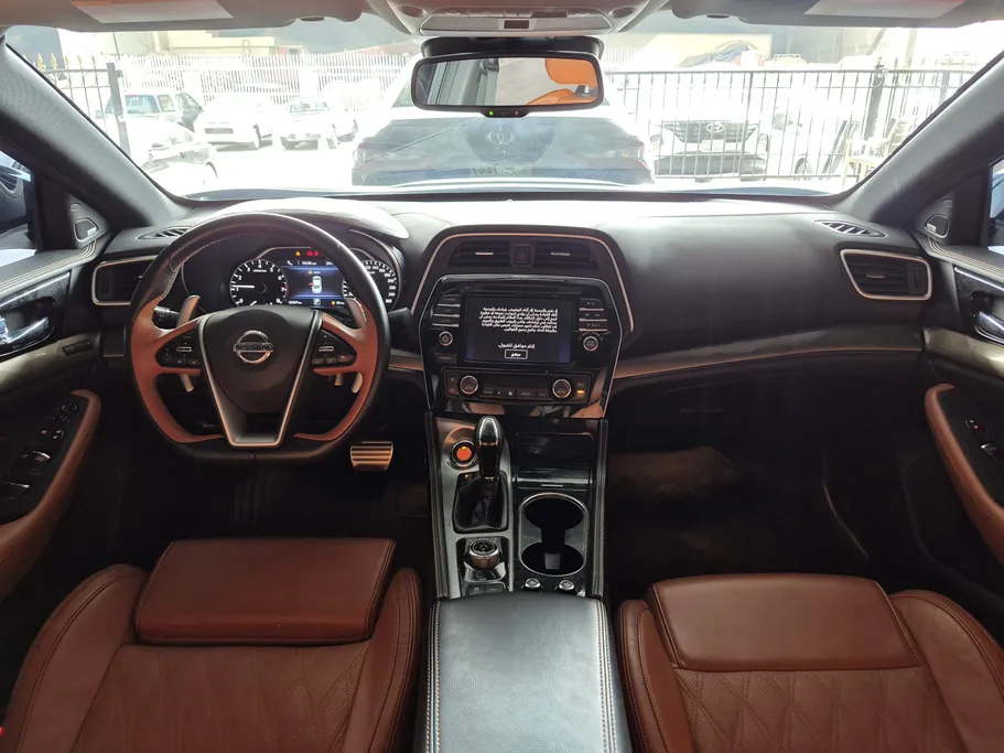 2022 Nissan Maxima SR 
