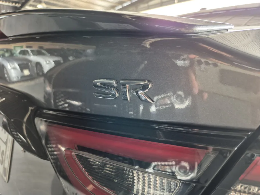 2022 Nissan Maxima SR 