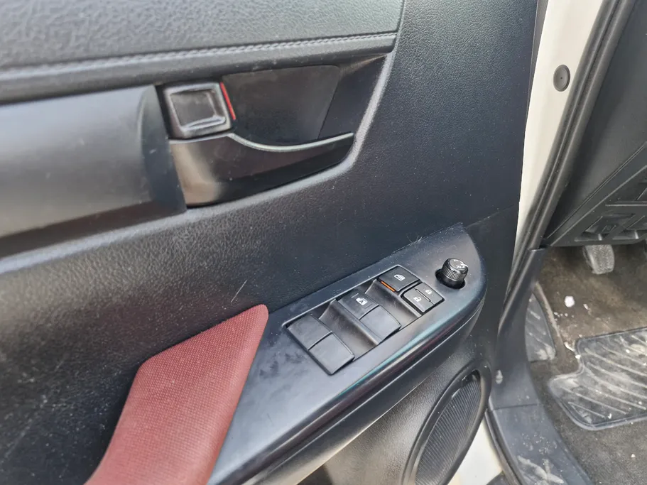 تويوتا هايلكس DC 4x4 Diesel 2022 