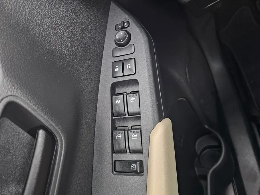 2023 Toyota Yaris  Y 