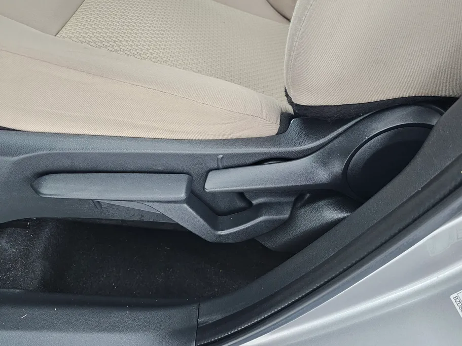 2023 Toyota Yaris  Y 