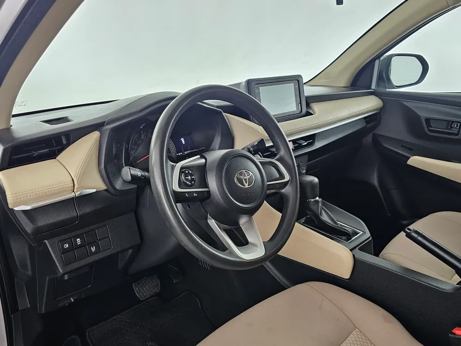 2023 Toyota Yaris  Y 