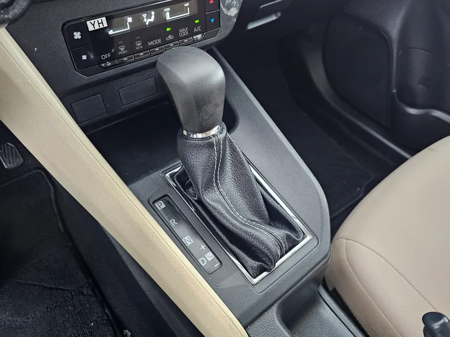 2023 Toyota Yaris  Y 