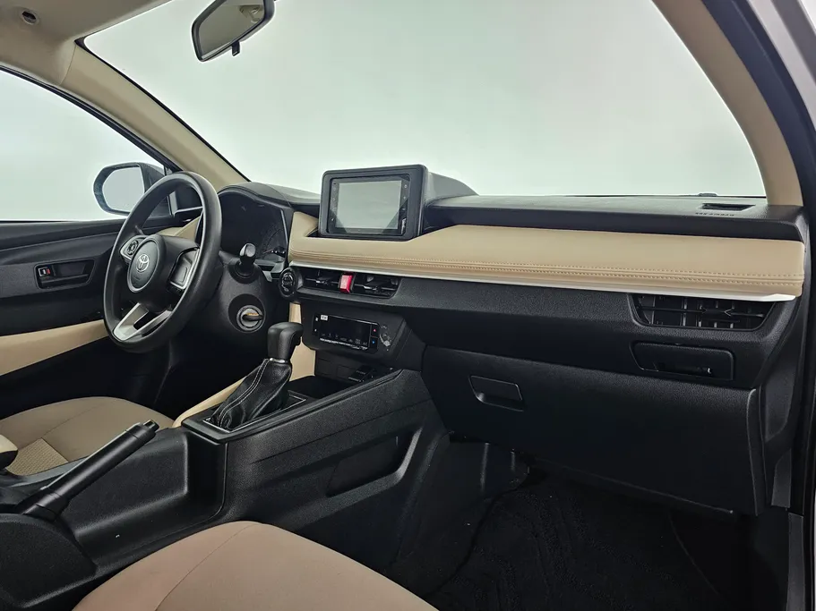 2023 Toyota Yaris  Y 