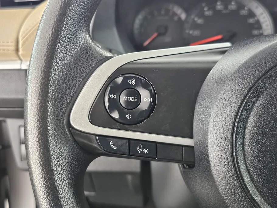 2023 Toyota Yaris  Y 