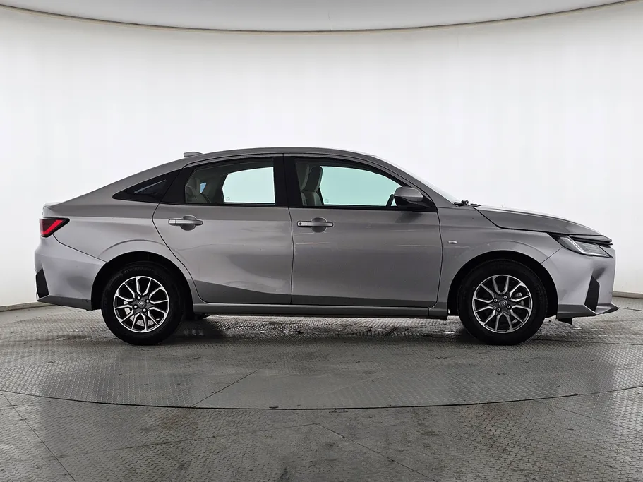 2023 Toyota Yaris  Y 