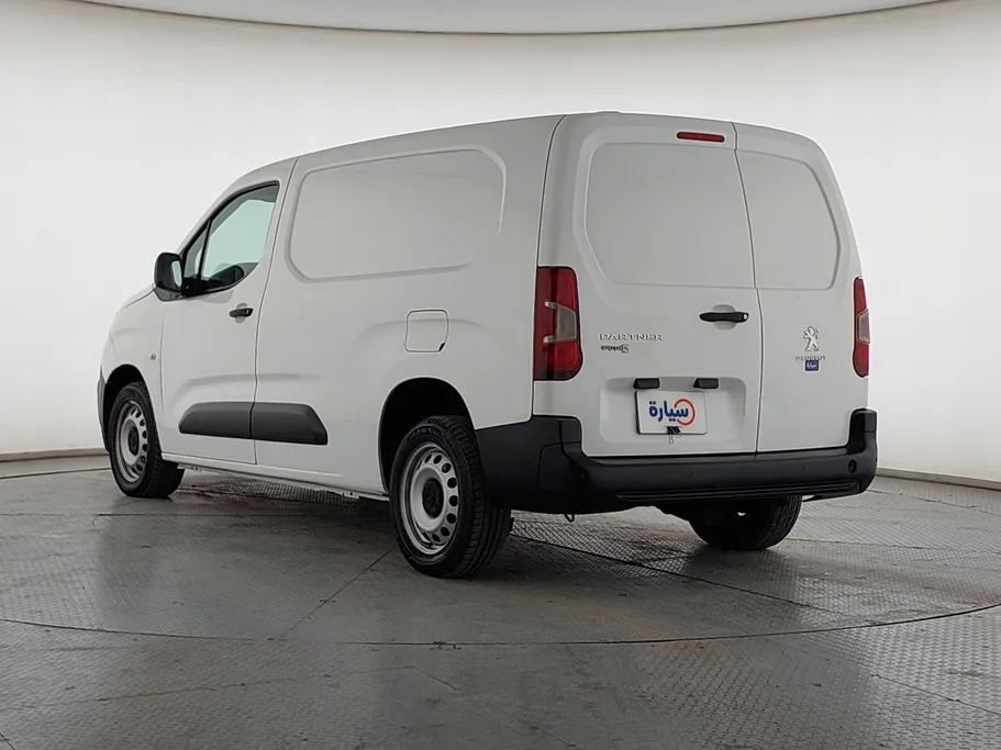 2022 Peugeot Partner Long van 