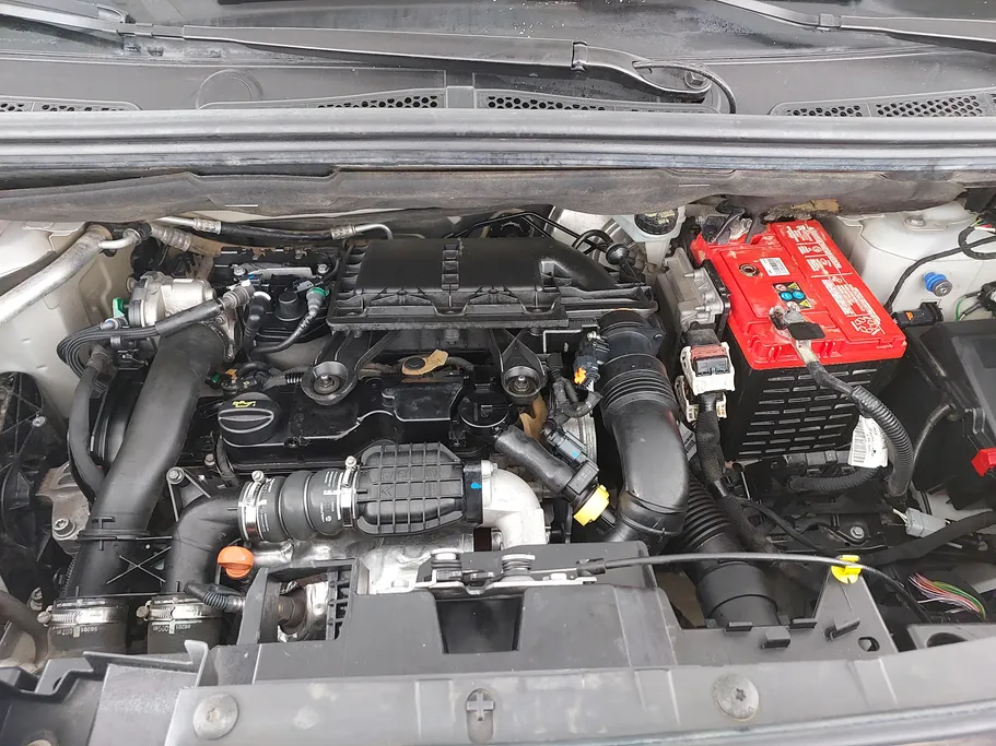 2022 Peugeot Partner Long van 