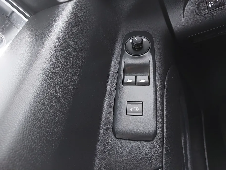 2022 Peugeot Partner Long van 