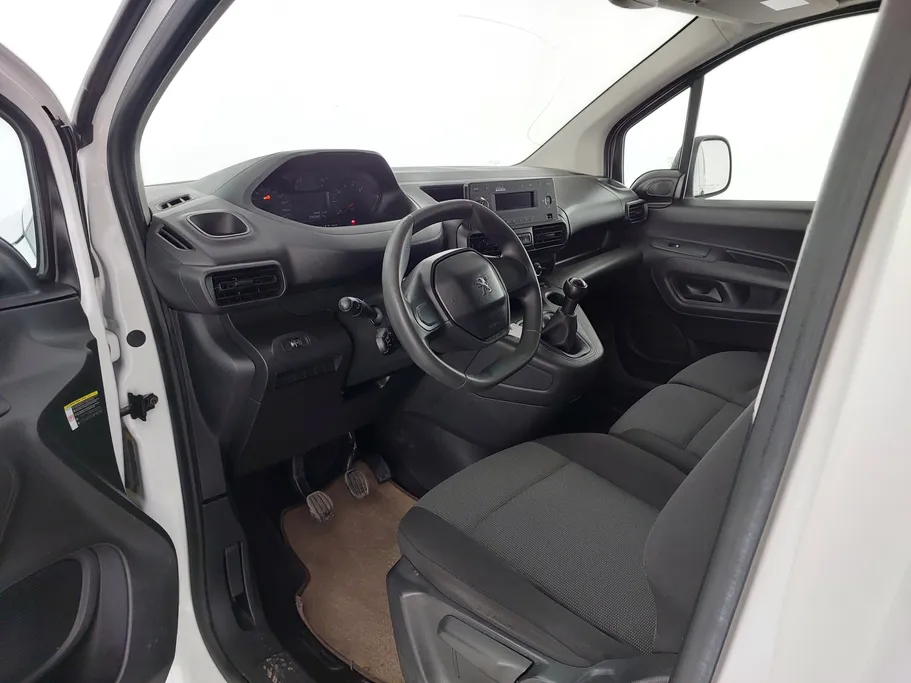 2022 Peugeot Partner Long van 