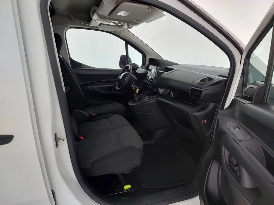 2022 Peugeot Partner Long van 