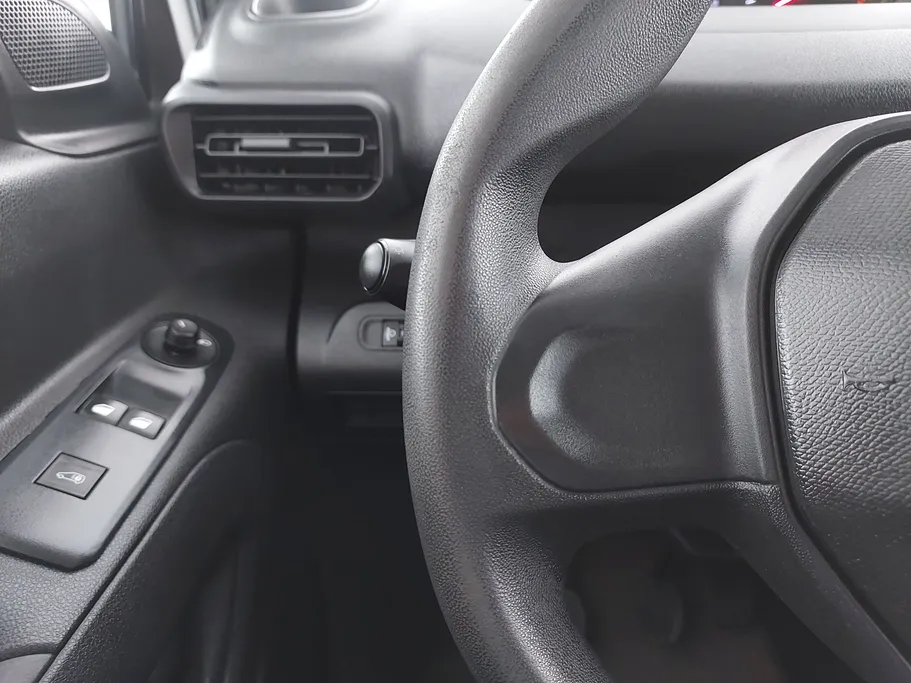 2022 Peugeot Partner Long van 