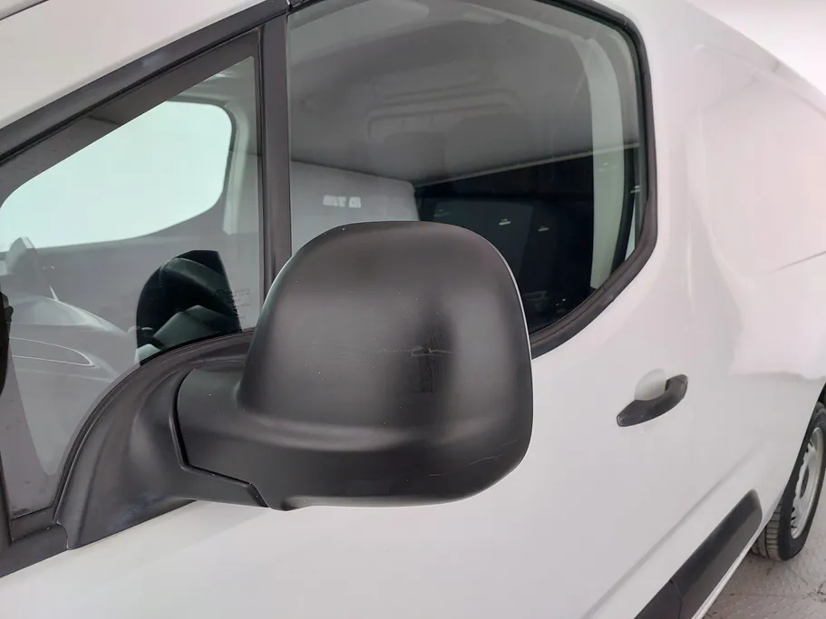 2022 Peugeot Partner Long van 