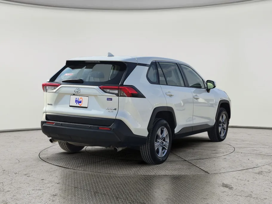 2022 Toyota RAV4 LE 