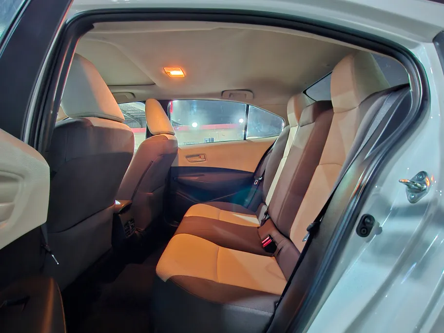 تويوتا كورولا XLI Executive Moonroof 2022 