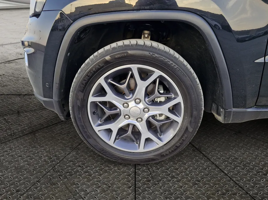 جيب جراند شيروكي ليمتد 2021 