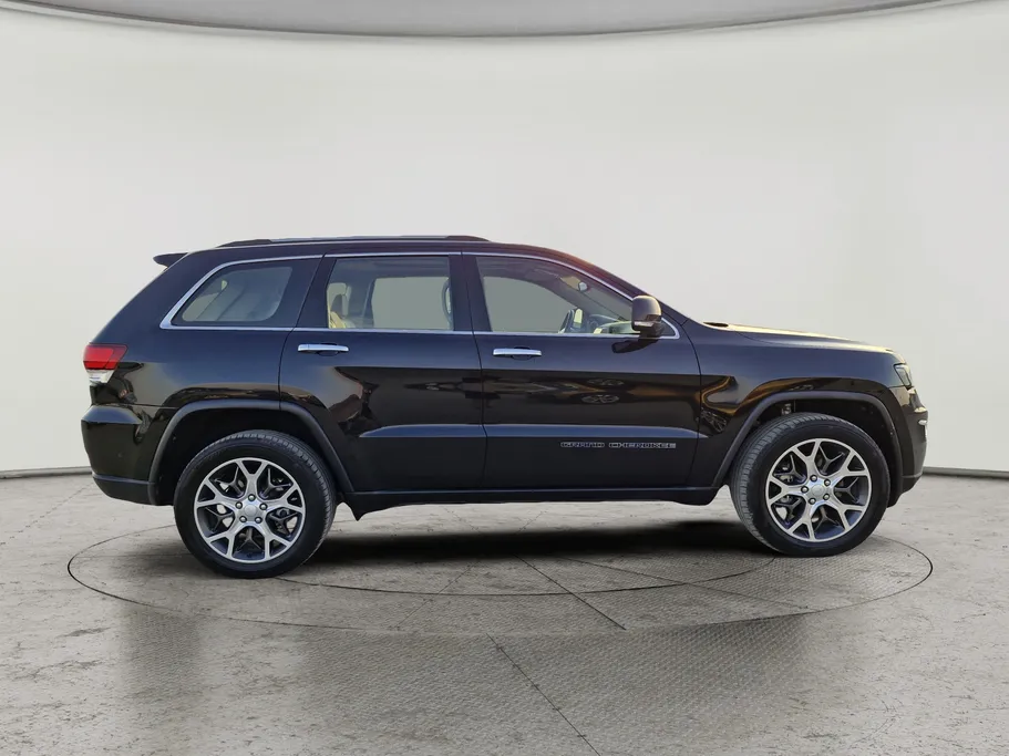 جيب جراند شيروكي ليمتد 2021 