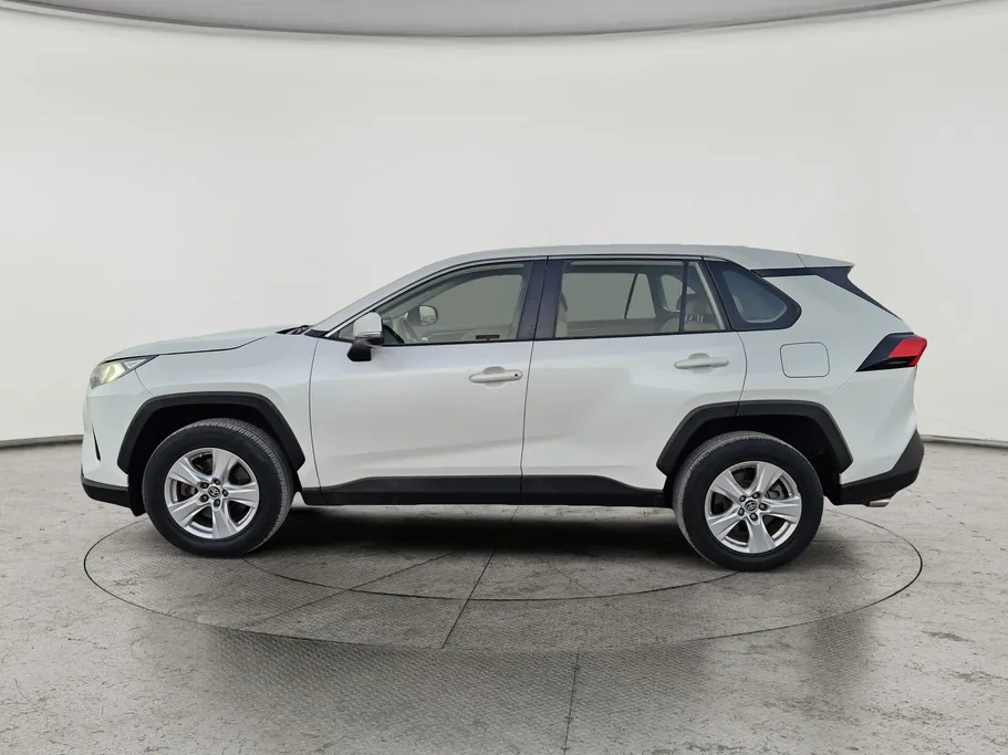 تويوتا راف فور LE 2021 