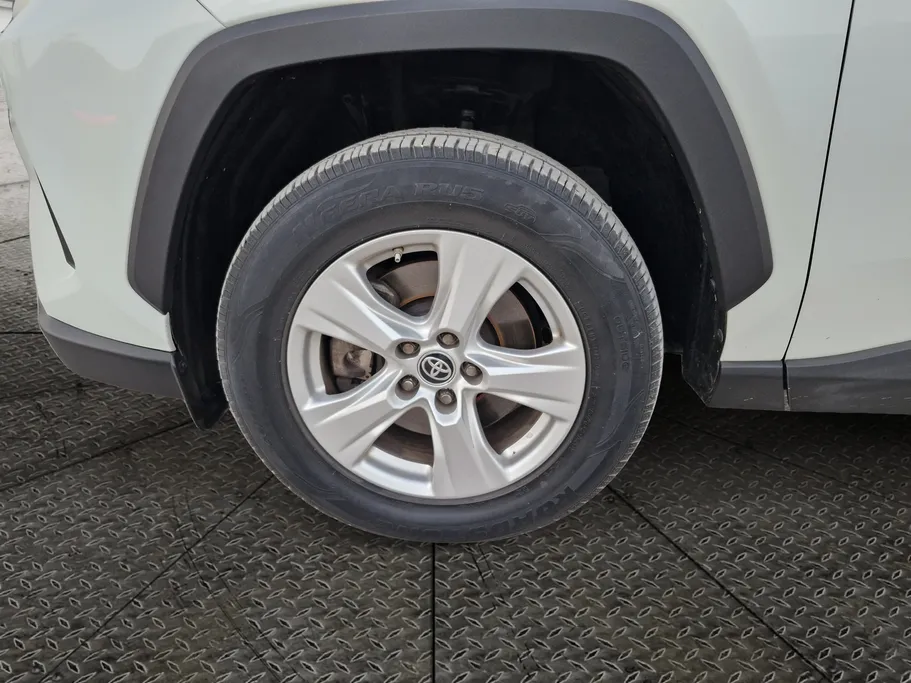 تويوتا راف فور LE 2021 