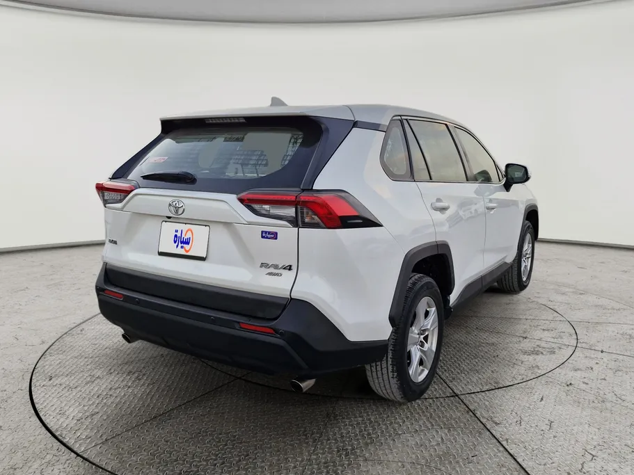 2021 Toyota RAV4 LE 