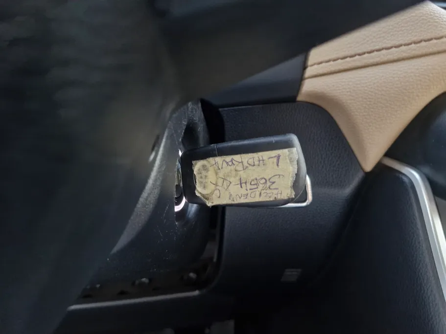 تويوتا راف فور LE 2021 