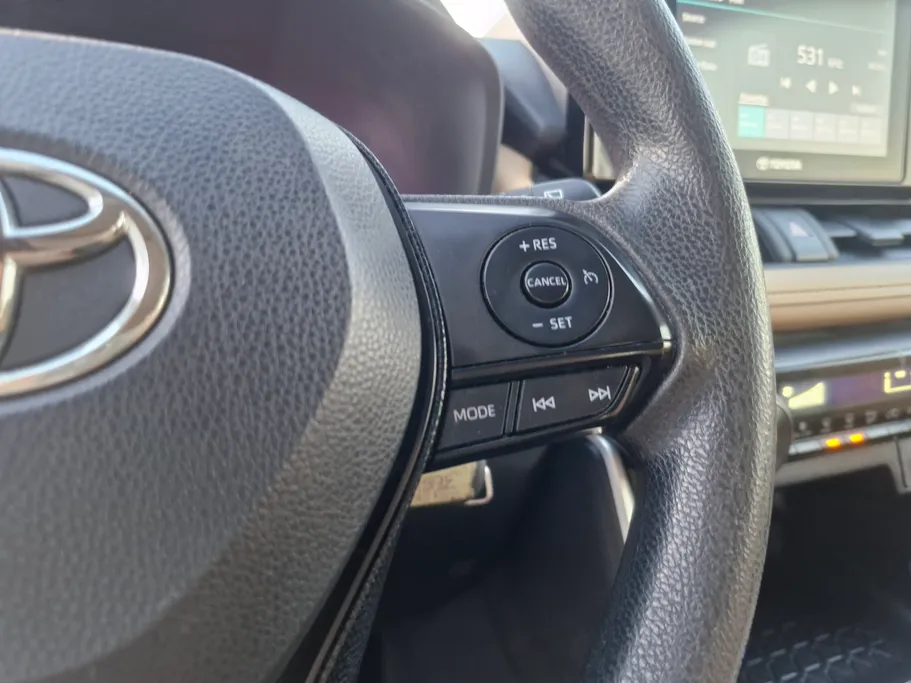 تويوتا راف فور LE 2021 