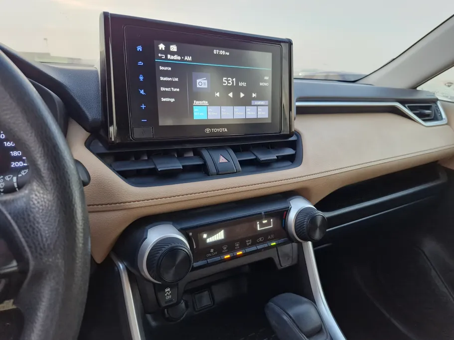 تويوتا راف فور LE 2021 