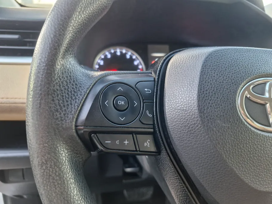 تويوتا راف فور LE 2021 