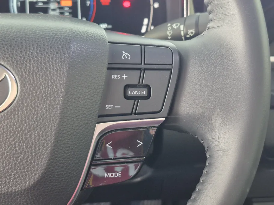 2025 Toyota Camry  LE HEV 