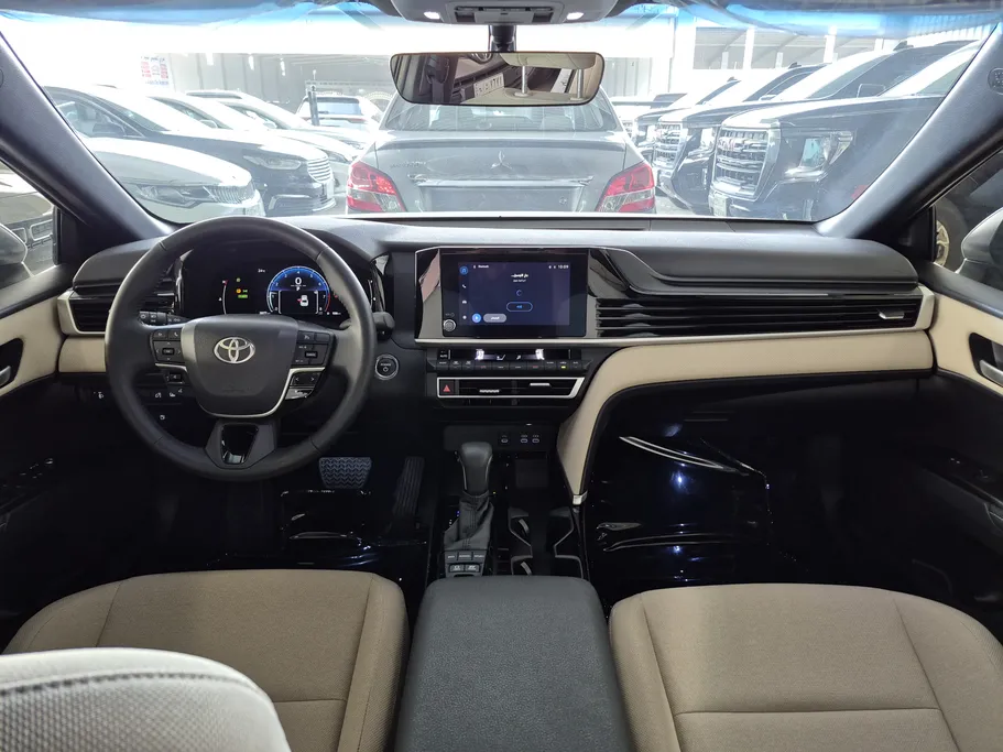 2025 Toyota Camry  LE HEV 