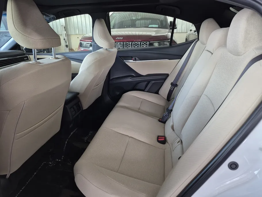 2025 Toyota Camry  LE HEV 