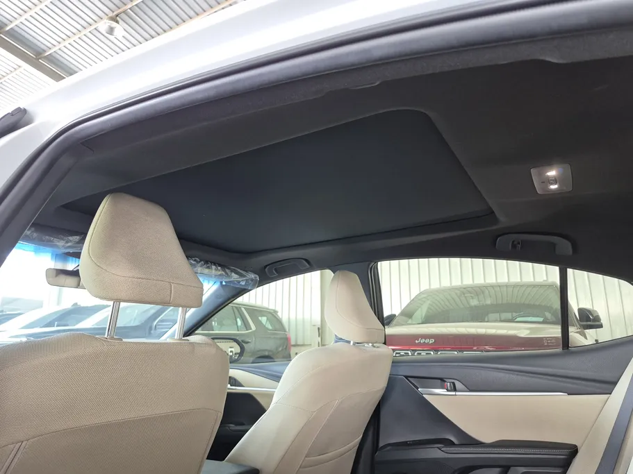 2025 Toyota Camry  LE HEV 