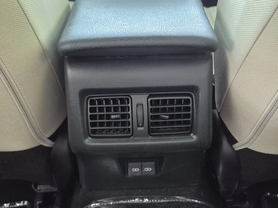 2025 Toyota Camry  LE HEV 