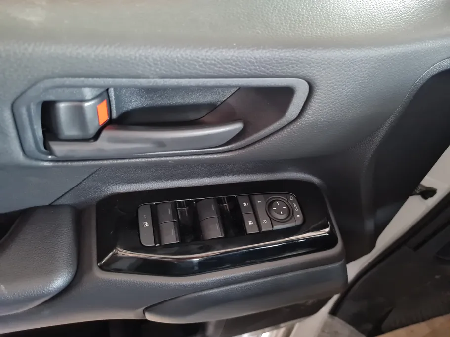 تويوتا برادو TXL1 2026 