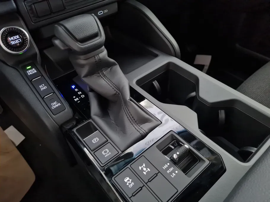 تويوتا برادو TXL1 2026 