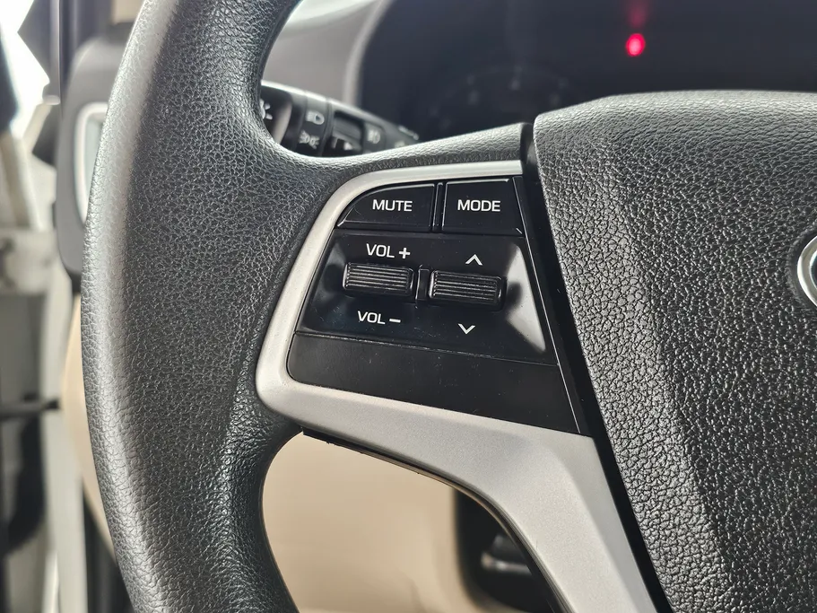 هيونداي اكسنت سمارت 2023 