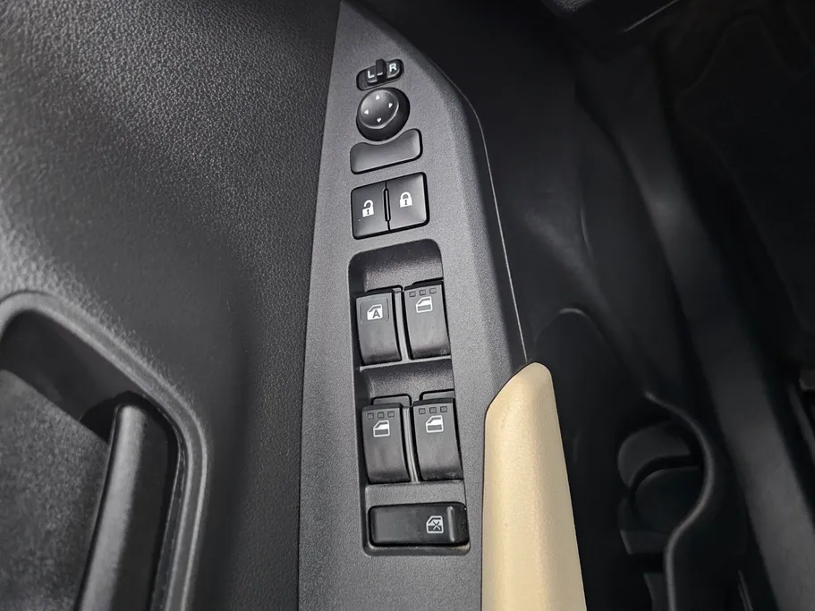 2023 Toyota Yaris  Y 