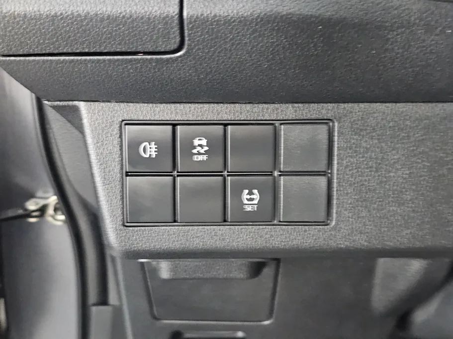 2023 Toyota Yaris  Y 