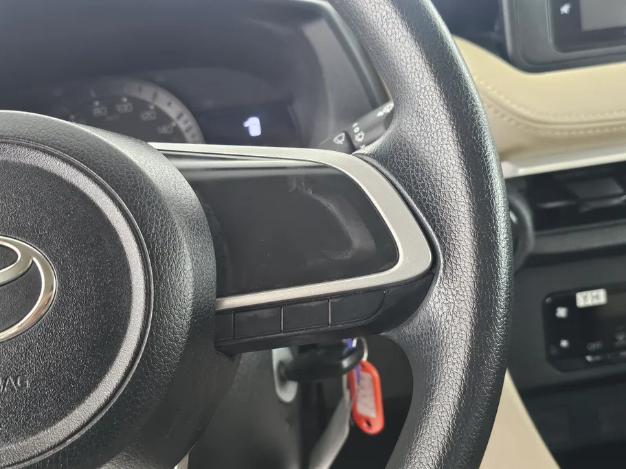 2023 Toyota Yaris  Y 