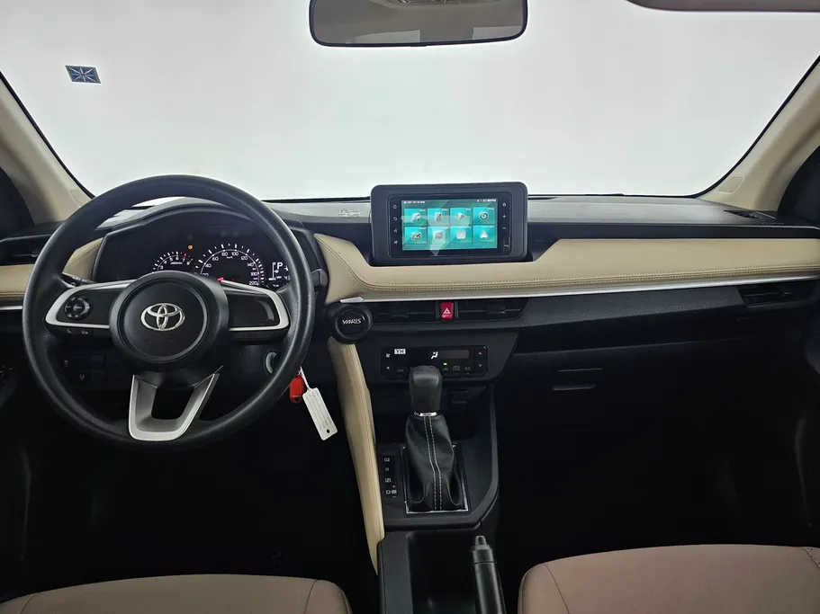 2023 Toyota Yaris  Y 