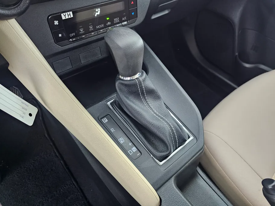 2023 Toyota Yaris  Y 